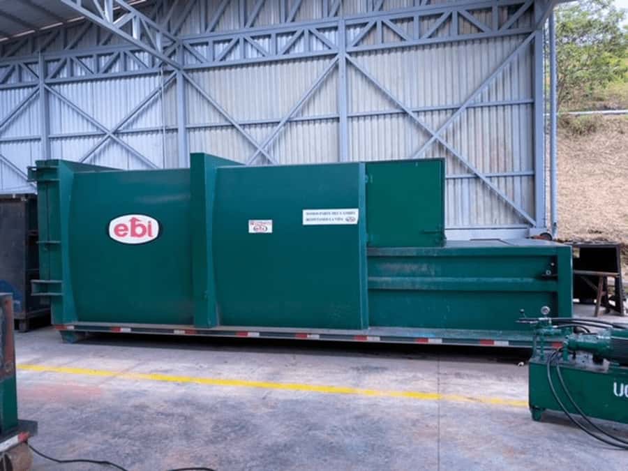 Compacteur industriel vert, Costa Rica